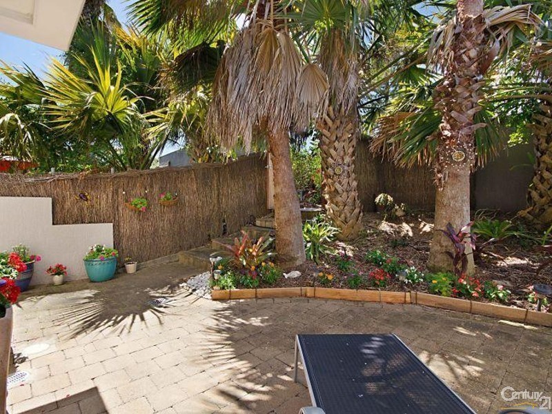 9/2 Orealla Crescent, Sunrise Beach QLD 4567