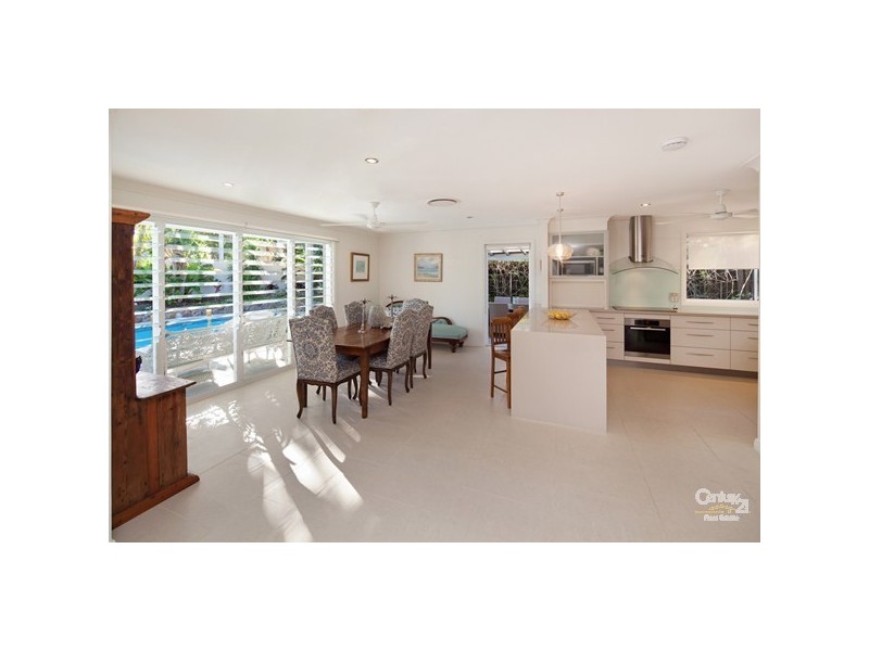 24 Oceania Crescent, Sunshine Beach QLD 4567