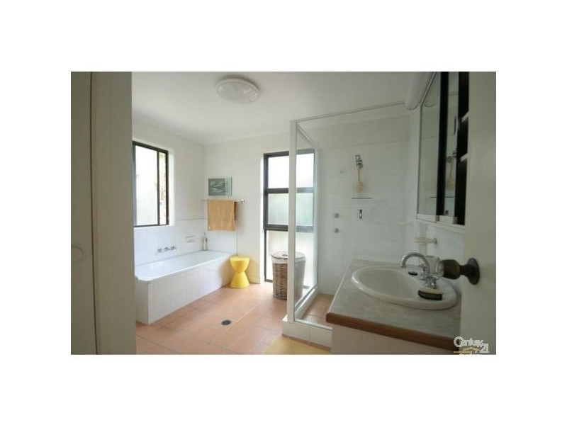 6 Ross Crescent, Sunshine Beach QLD 4567