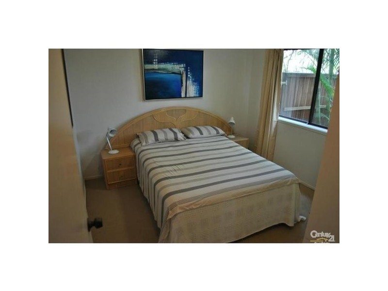 6 Ross Crescent, Sunshine Beach QLD 4567