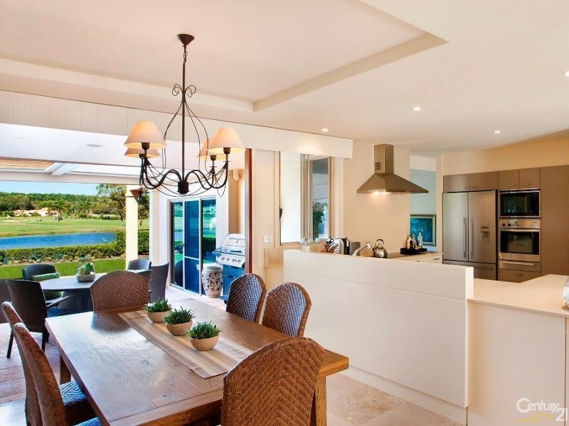 216 The Point, 61 Noosa Springs Drive, Noosa Heads QLD 4567