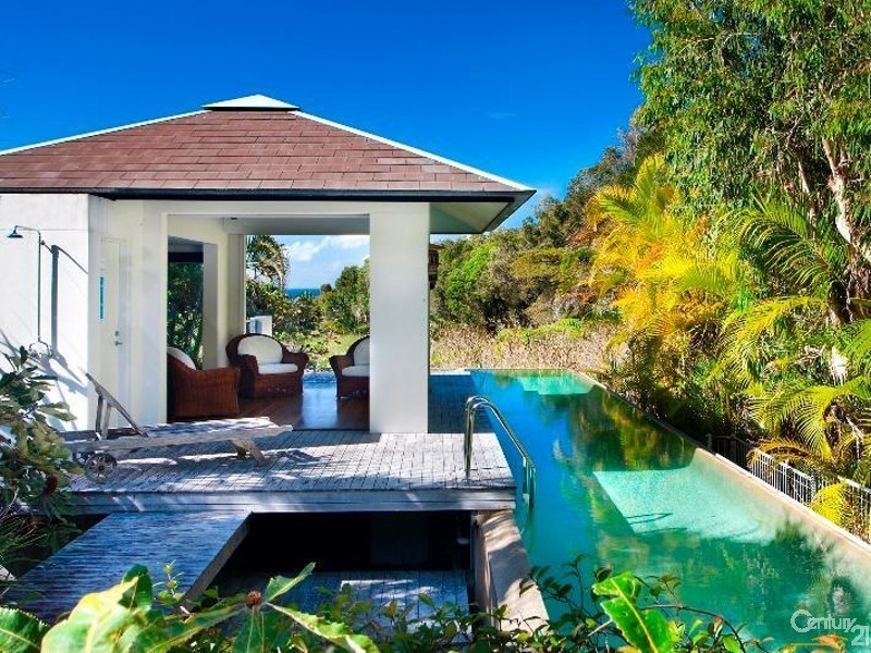 28 Dolphin Bay Drive, Sunshine Beach QLD 4567