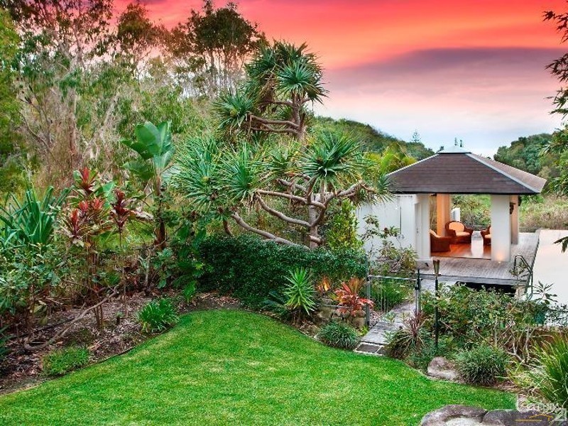 28 Dolphin Bay Drive, Sunshine Beach QLD 4567