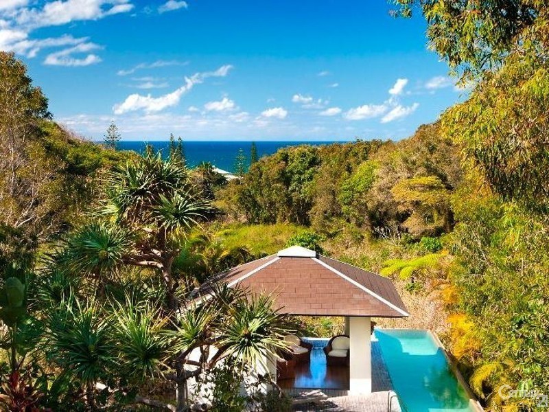 28 Dolphin Bay Drive, Sunshine Beach QLD 4567