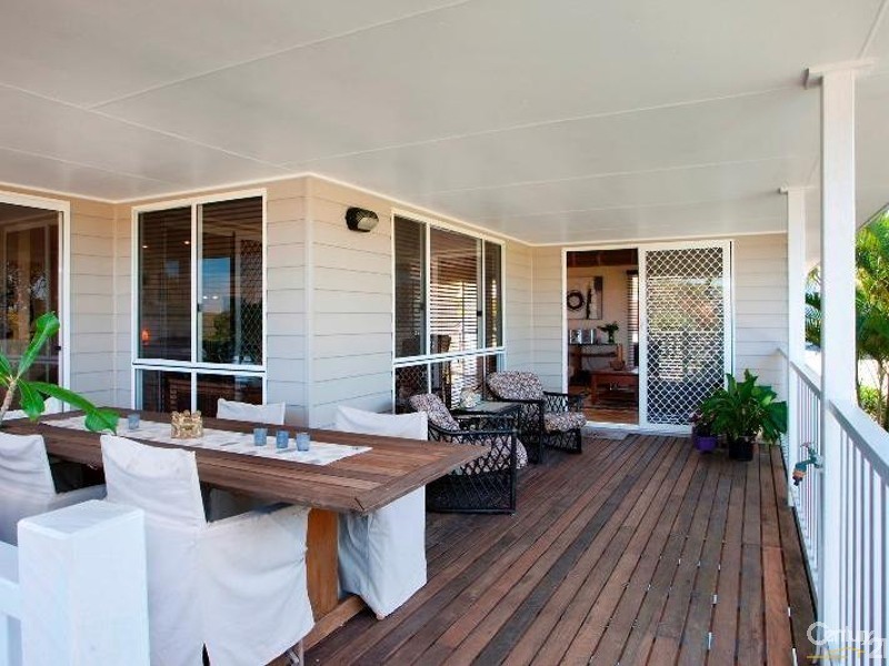 3 Seafarer Court, Castaways Beach QLD 4567