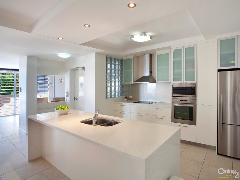 2/47 Picture Point Crescent, Noosa Heads QLD 4567