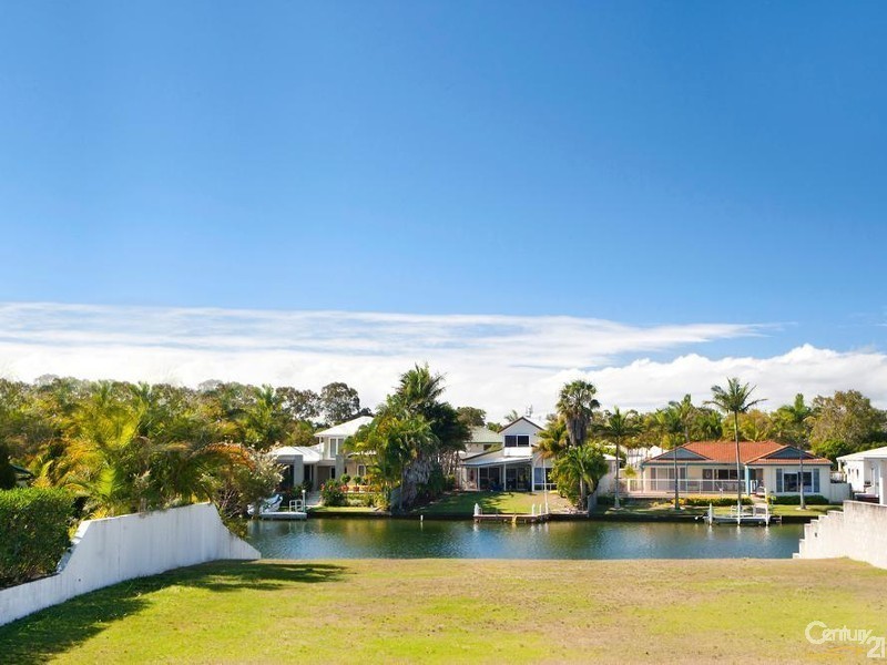 22 Seahorse Place, Noosaville QLD 4566
