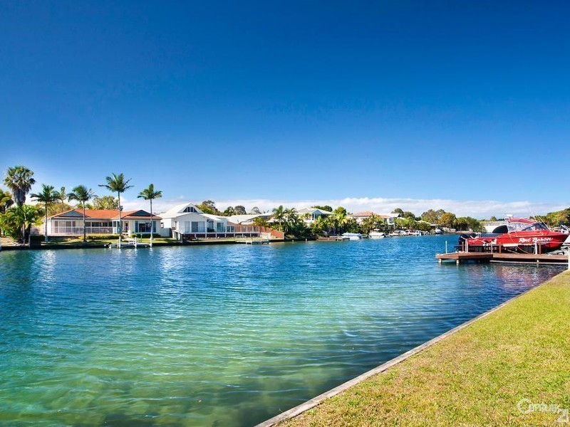 22 Seahorse Place, Noosaville QLD 4566