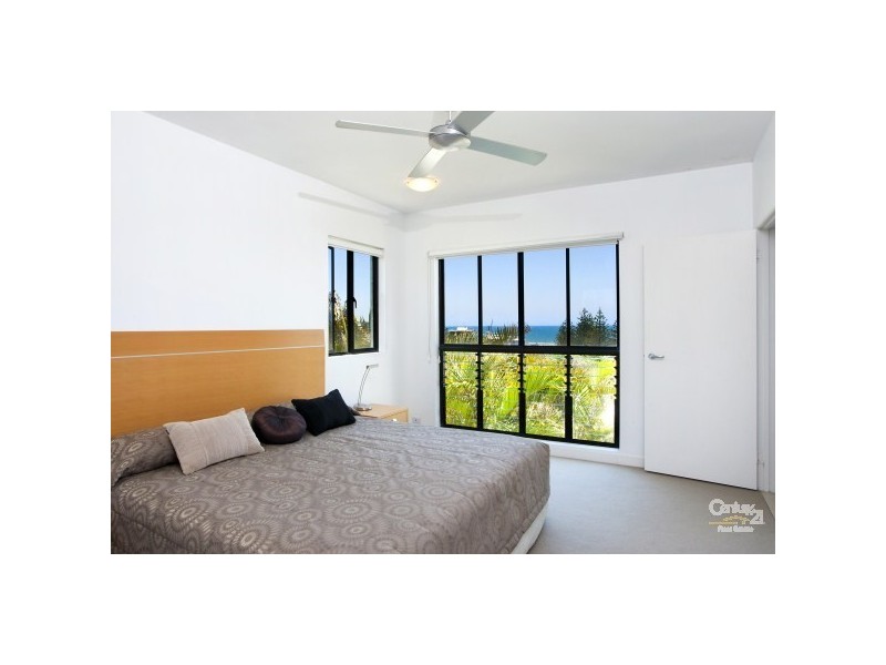 3/20  Hilltop Villas Henderson Street, Sunshine Beach QLD 4567