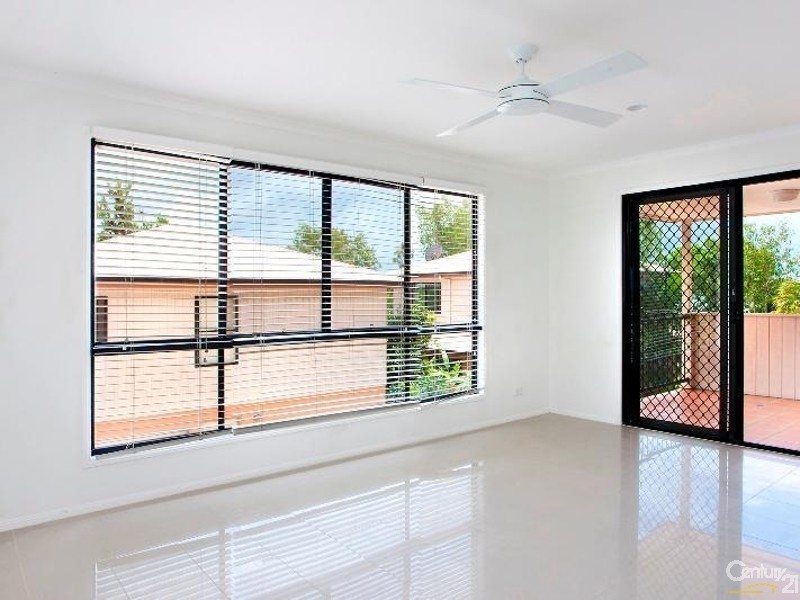 2/12 Advance Place, Sunrise Beach QLD 4567