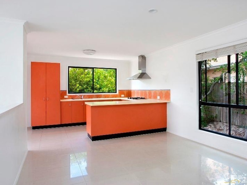 2/12 Advance Place, Sunrise Beach QLD 4567