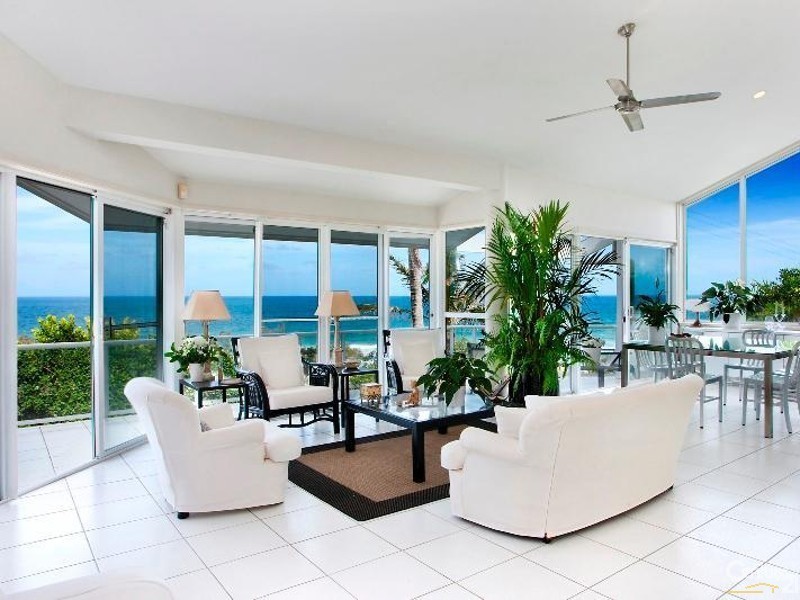 1/10 Corsair Crescent, Sunrise Beach QLD 4567