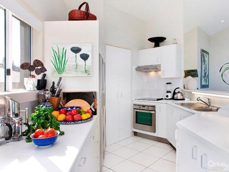 1/10 Corsair Crescent, Sunrise Beach QLD 4567