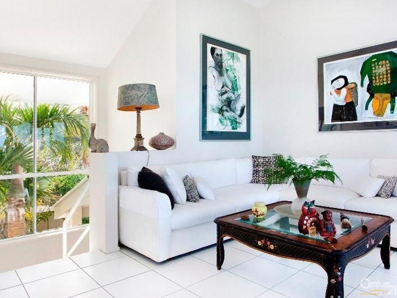 1/10 Corsair Crescent, Sunrise Beach QLD 4567