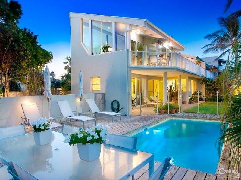 1/10 Corsair Crescent, Sunrise Beach QLD 4567