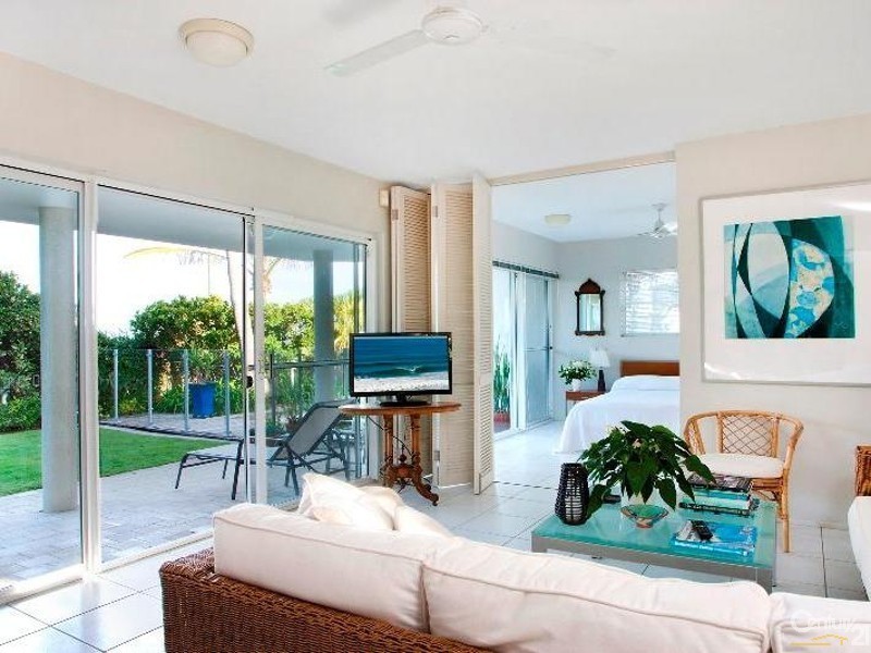 1/10 Corsair Crescent, Sunrise Beach QLD 4567