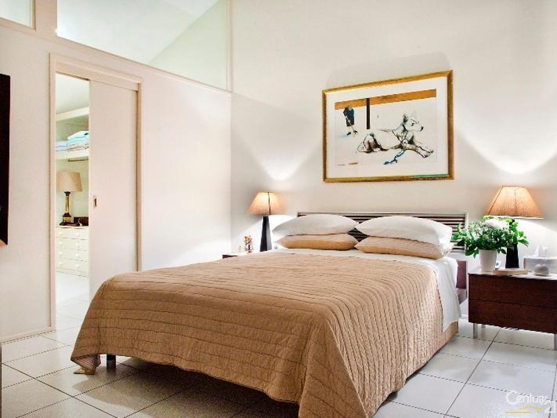 1/10 Corsair Crescent, Sunrise Beach QLD 4567