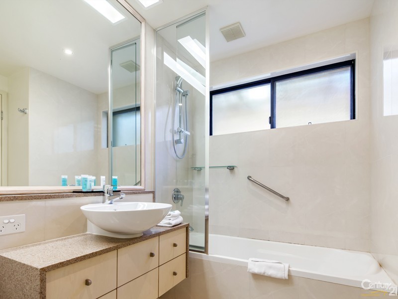 100 Resort Drive, Noosa Springs QLD 4567