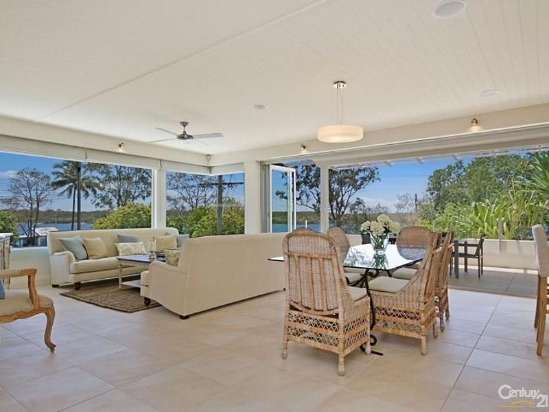 3/2 Edward Street, Noosaville QLD 4566