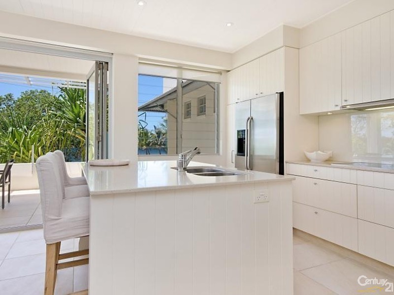 3/2 Edward Street, Noosaville QLD 4566