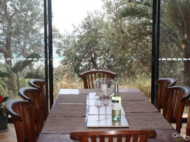 16 Crusoe Court, Castaways Beach QLD 4567