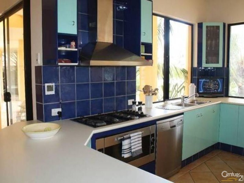 16 Crusoe Court, Castaways Beach QLD 4567