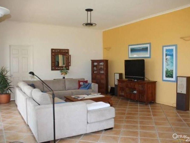 16 Crusoe Court, Castaways Beach QLD 4567