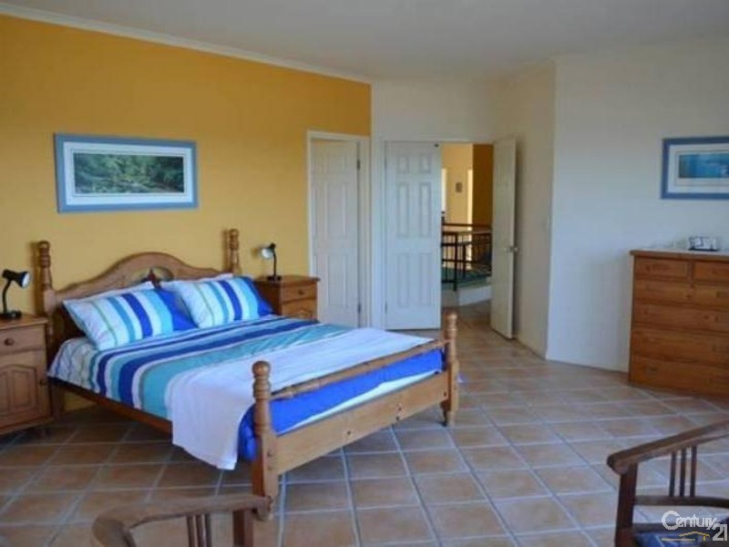 16 Crusoe Court, Castaways Beach QLD 4567