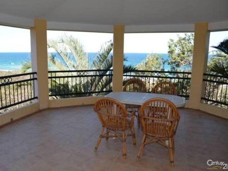 16 Crusoe Court, Castaways Beach QLD 4567