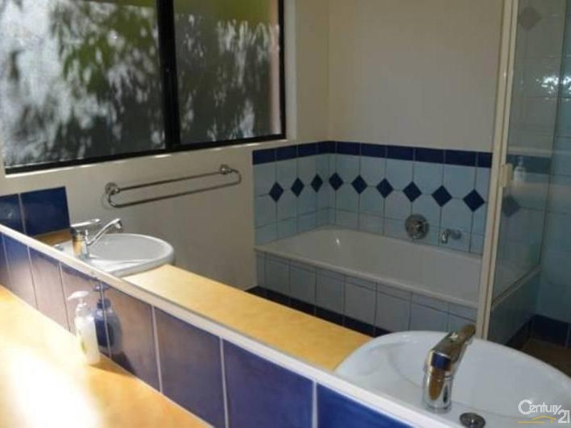 16 Crusoe Court, Castaways Beach QLD 4567