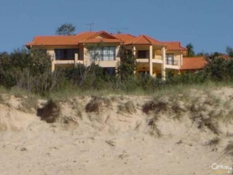 16 Crusoe Court, Castaways Beach QLD 4567