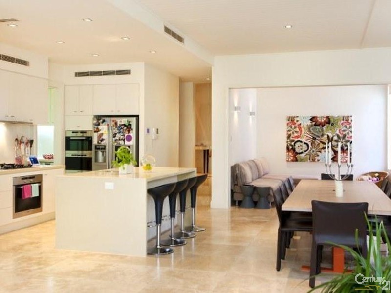 1/8 Serenity Close, Noosa Heads QLD 4567