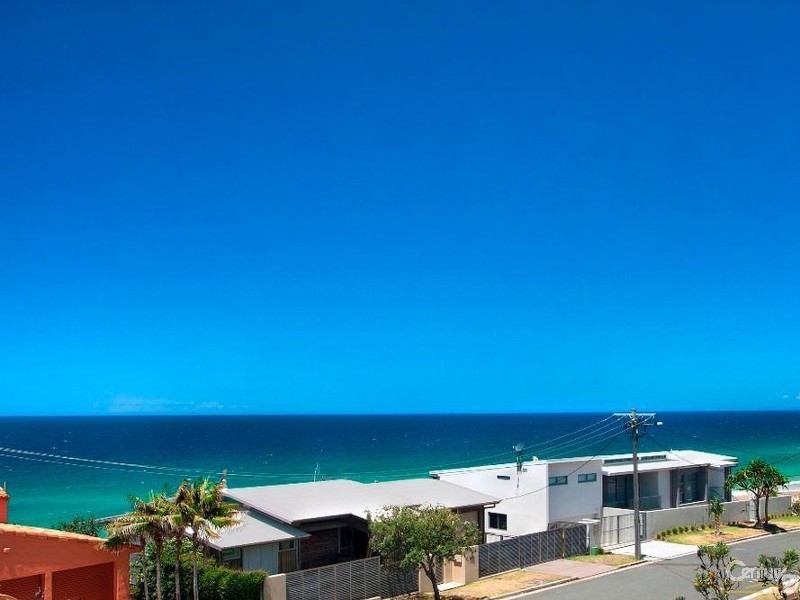 2/33 Tingira Crescent, Sunrise Beach QLD 4567