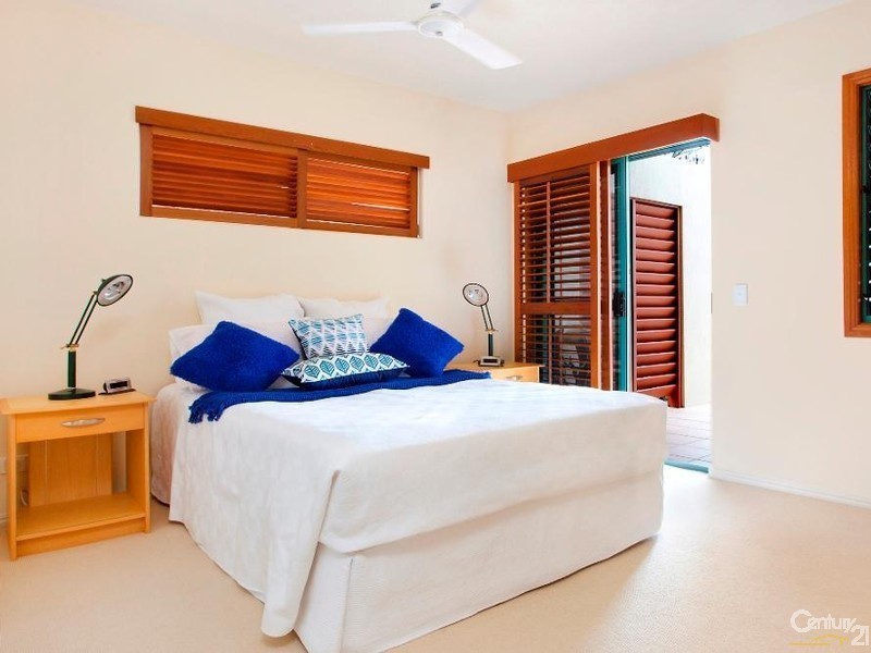 2/33 Tingira Crescent, Sunrise Beach QLD 4567