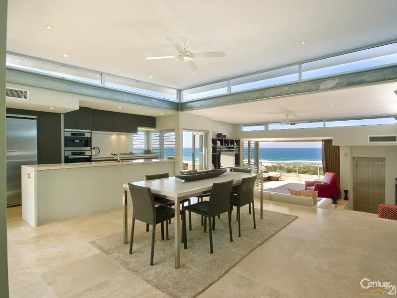 1/26 Peregian Esplanade, Peregian Beach QLD 4573