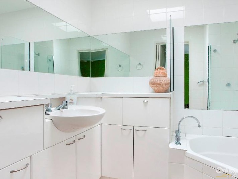 3/2 Banksia Avenue, Noosa Heads QLD 4567