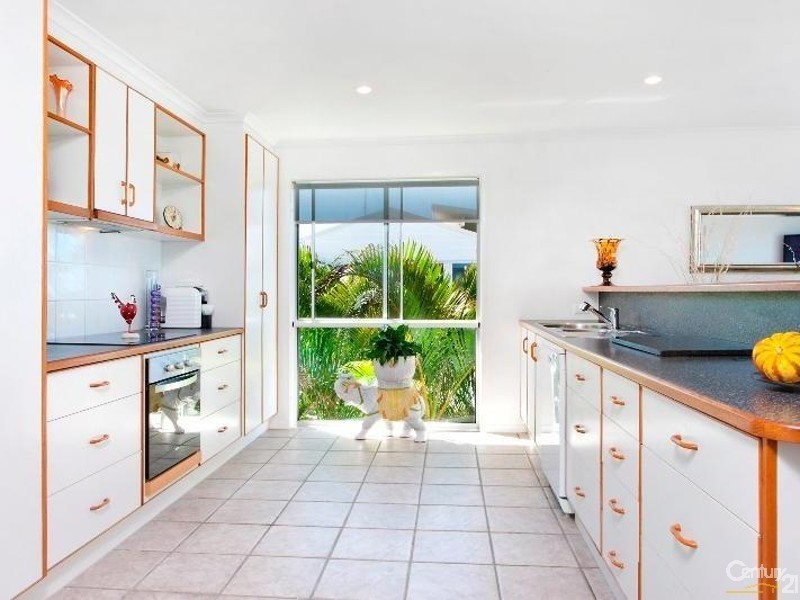 28 Corsair Crescent, Sunrise Beach QLD 4567