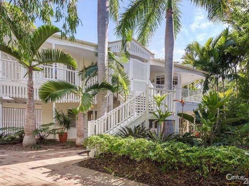 21 Dolphin Bay Drive, Sunshine Beach QLD 4567