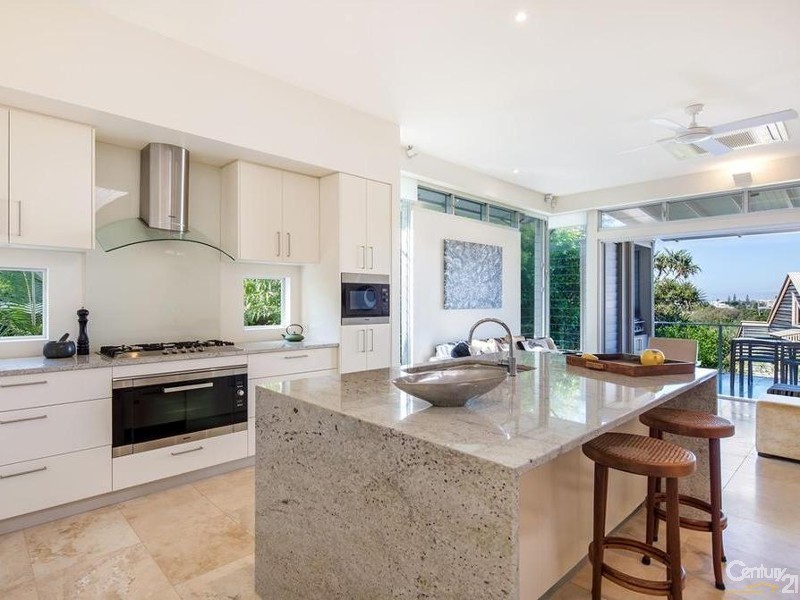 1/8 Hill Street, Sunshine Beach QLD 4567