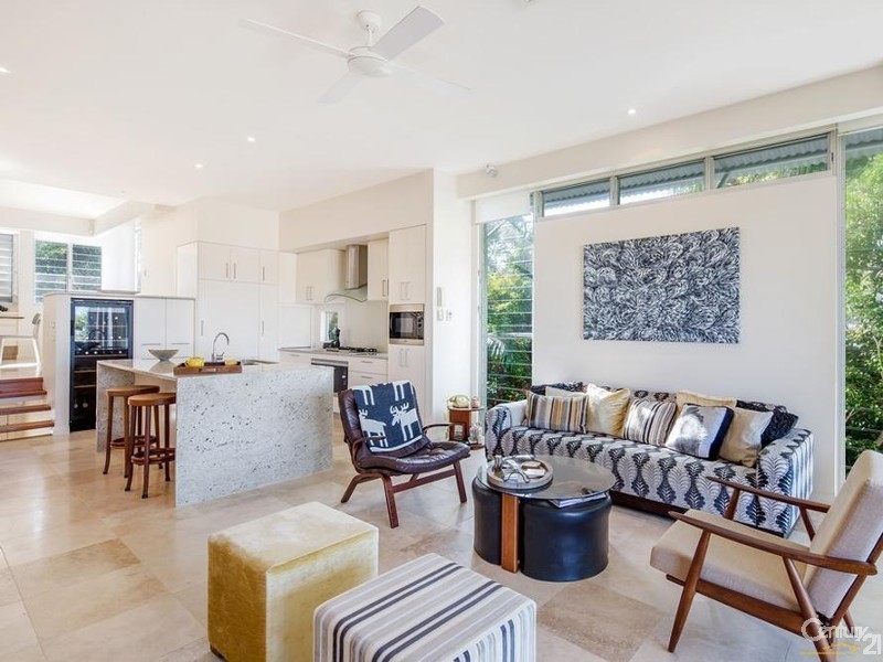 1/8 Hill Street, Sunshine Beach QLD 4567