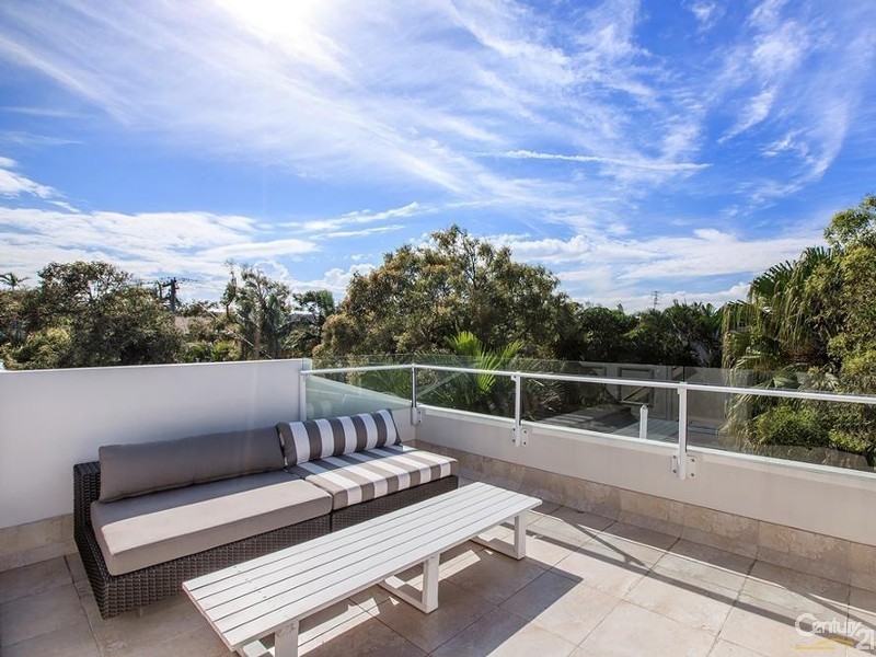 1/8 Hill Street, Sunshine Beach QLD 4567
