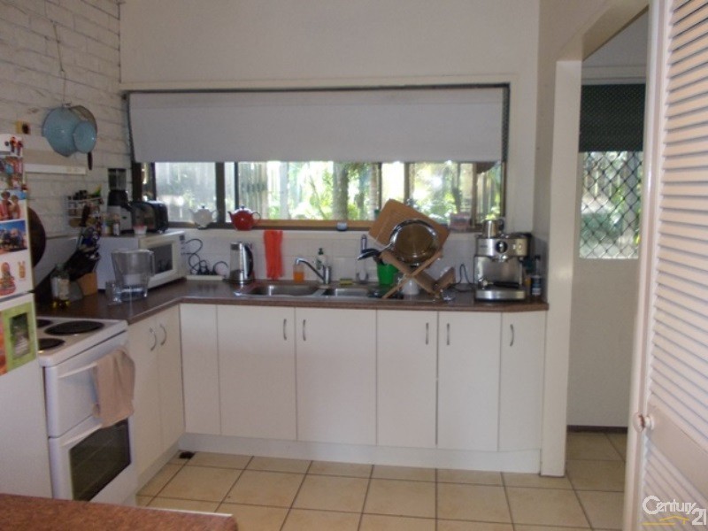 1/3 Henderson Street, Sunshine Beach QLD 4567