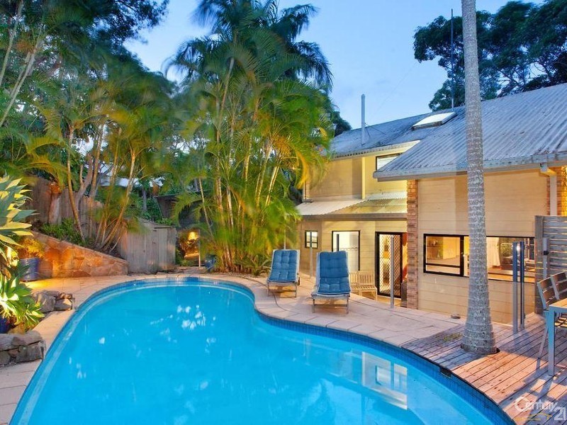 13 Duke Street, Sunshine Beach QLD 4567