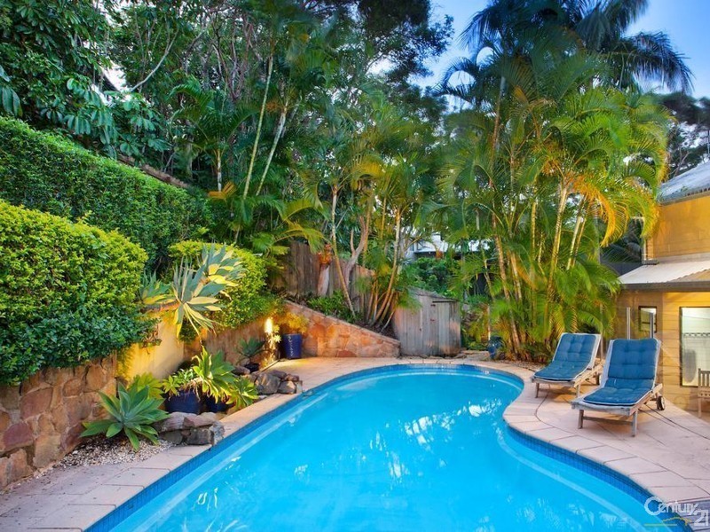 13 Duke Street, Sunshine Beach QLD 4567