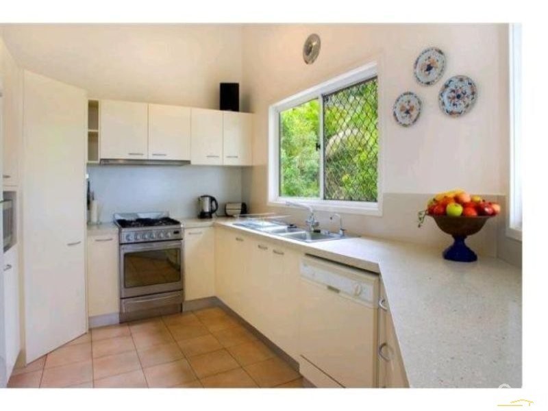 18 Warana Street, Noosa Heads QLD 4567