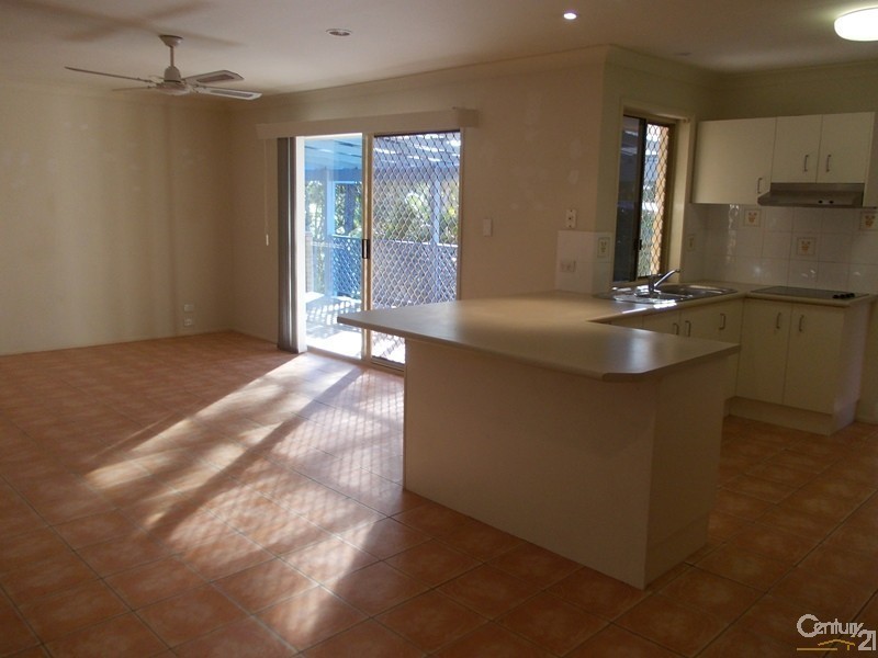 2 Satinwood Street, Noosaville QLD 4566