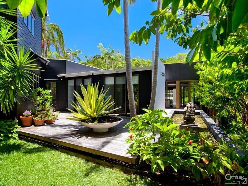 35 Parkedge Road, Sunshine Beach QLD 4567