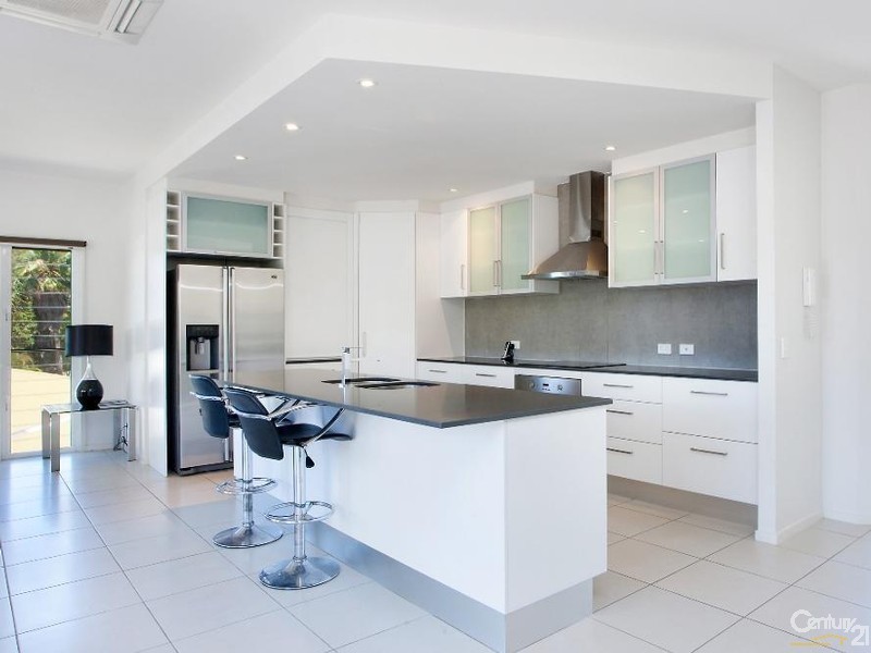 4 Surfside Court, Sunshine Beach QLD 4567