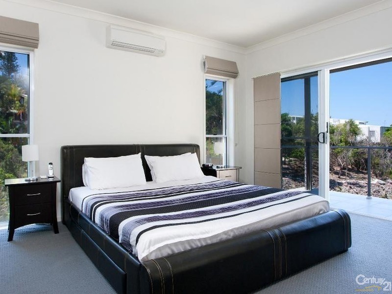 4 Surfside Court, Sunshine Beach QLD 4567