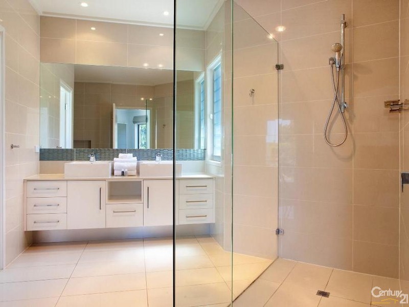 4 Surfside Court, Sunshine Beach QLD 4567